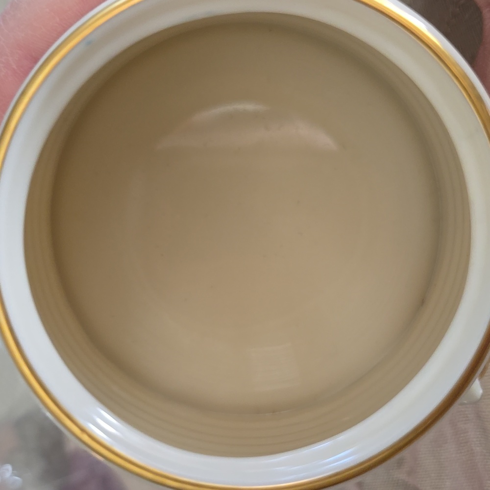 Vintage LENOX Cream Beehive Honey Pot Sugar Jar with BEES‎ 24K Gold Rare No Lid - Picture 4 of 5